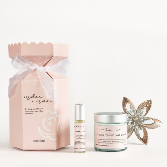 Christmas Cracker Gift Set Including Hand Cream & An Aromatherapy Roller. 